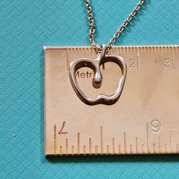 Vintage Tiffany & Co. Elsa Peretti Apple Sterling Silver Pendant Necklace - Picture 6 of 6